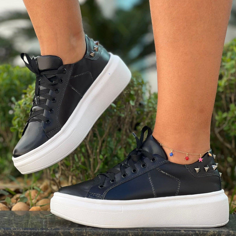 Tênis Feminino em Couro com Detalhes Spiky Edge