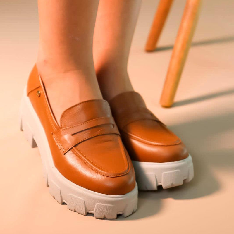 Mocassim Plataforma Feminino em Couro - Mari